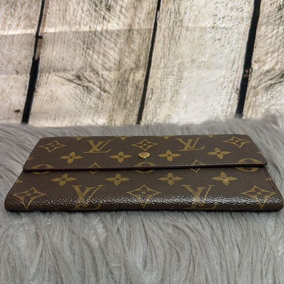 LOUIS VUITTON - International Long Wallet - Picture 3 of 13
